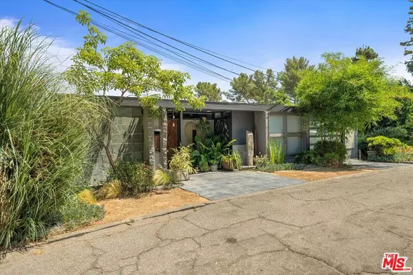 Los Angeles, CA 90068,6190 Temple Hill DR