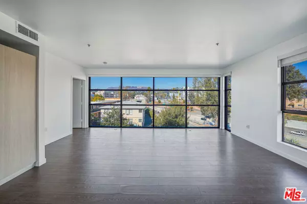 Los Angeles, CA 90028,5800 Harold WAY #319