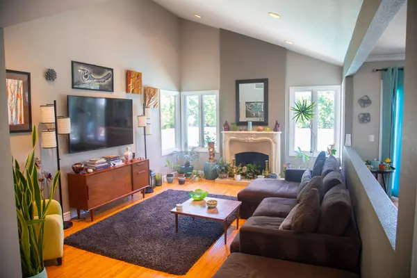 Granada Hills, CA 91344,12818 Neon WAY