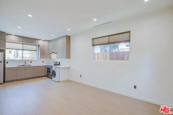 North Hollywood, CA 91606,11334 Oxnard ST