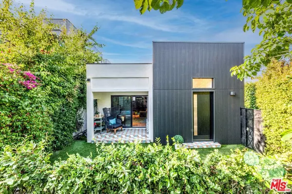 8907 Rosewood AVE, West Hollywood, CA 90048