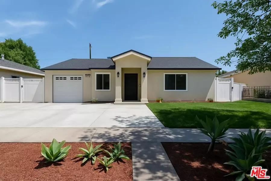 7444 Ostrom AVE, Lake Balboa, CA 91406