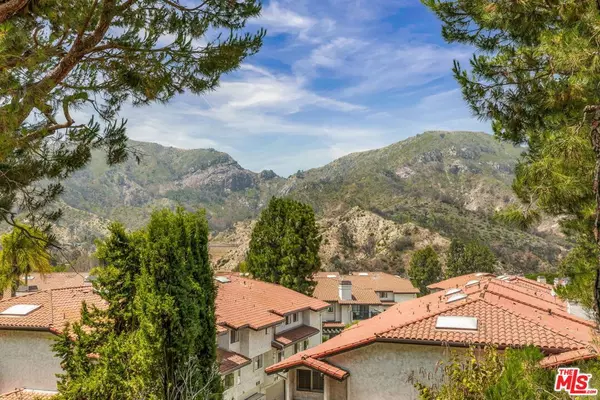 Pacific Palisades, CA 90272,17140 Palisades CIR