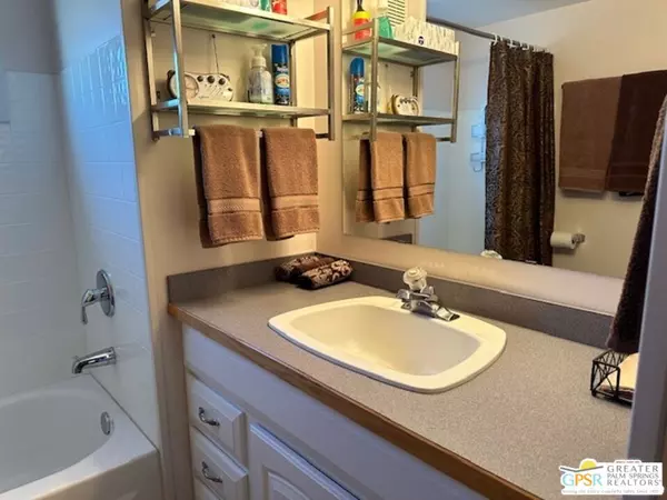 Cathedral City, CA 92234,10 Hayes ST