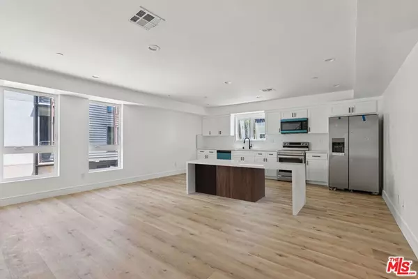 2111 1/2 Holly DR, Los Angeles, CA 90068