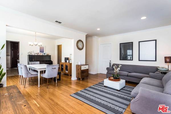 Los Angeles, CA 90004,4504 Maplewood AVE