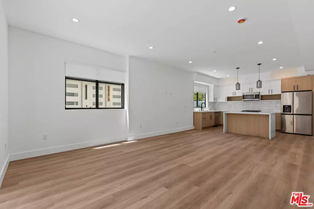 Van Nuys, CA 91411,5841 Kester AVE