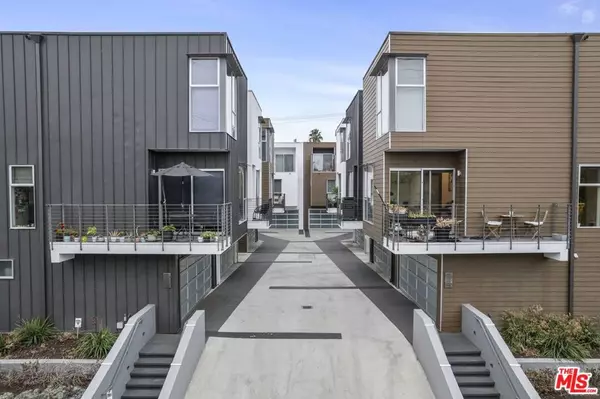 Los Angeles, CA 90046,7193 W Formosa Fusion CT