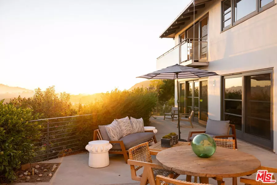 6300 Mulholland HWY, Los Angeles, CA 90068