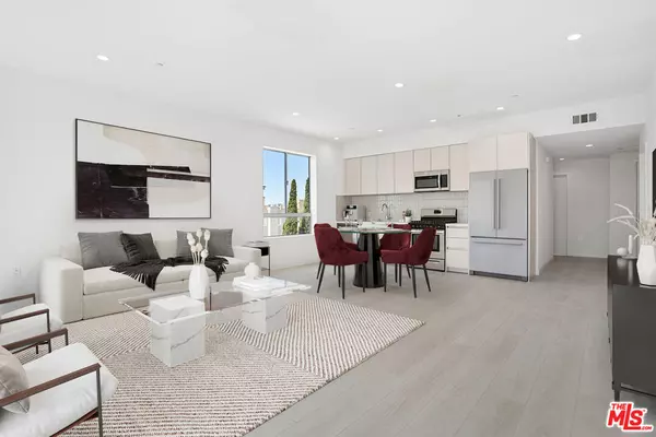 11727 Kiowa AVE #101, Los Angeles, CA 90049