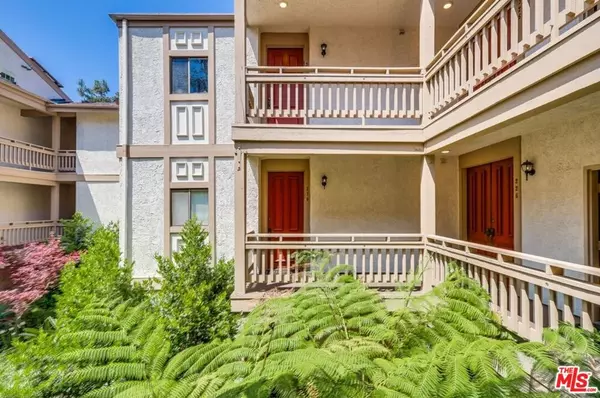 Los Angeles, CA 90068,3480 Barham BLVD #226