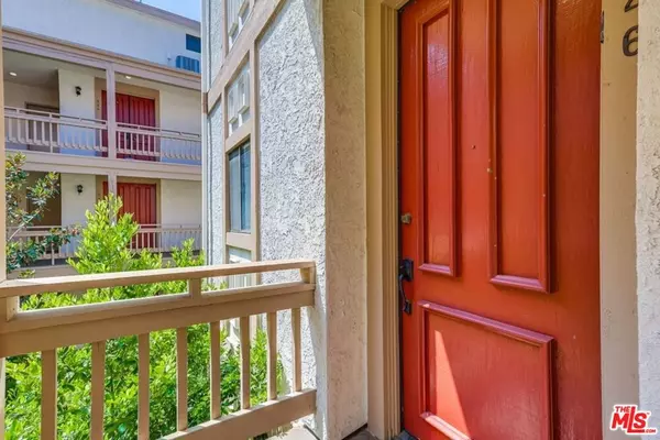 Los Angeles, CA 90068,3480 Barham BLVD #226