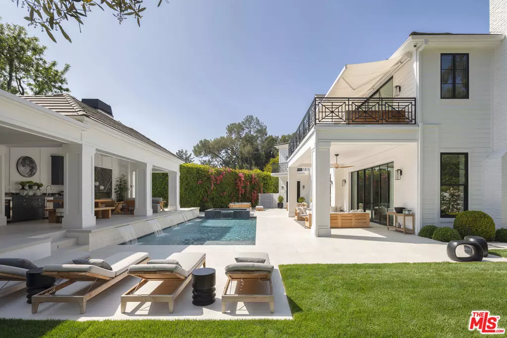 Beverly Hills, CA 90210,9520 Hidden Valley RD
