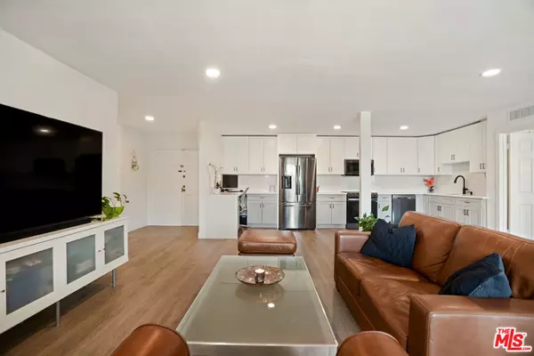 Encino, CA 91316,5215 Balboa BLVD #101