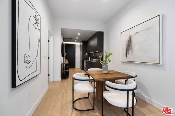 Los Angeles, CA 90034,3688 Overland AVE #602