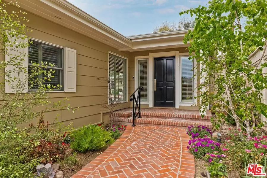 4211 Toluca Lake LN, Toluca Lake, CA 91505