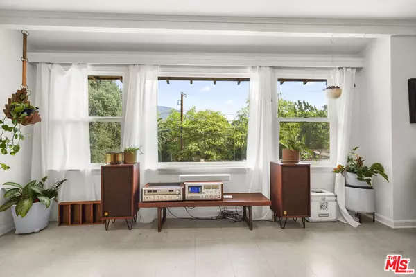 Tujunga, CA 91042,9747 Haines Canyon AVE