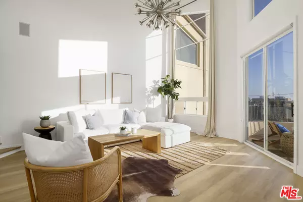 Venice, CA 90291,235 Main ST #321