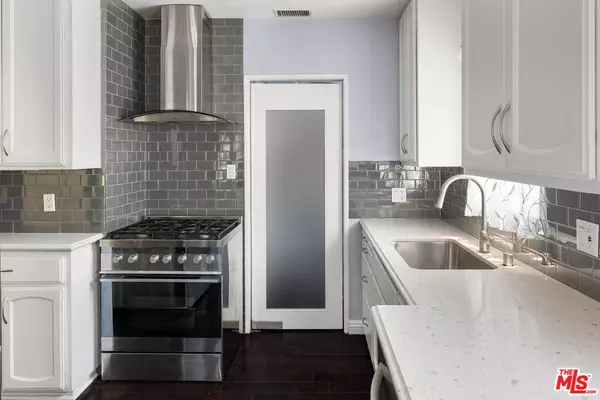 Valley Village, CA 91607,5536 Carpenter AVE