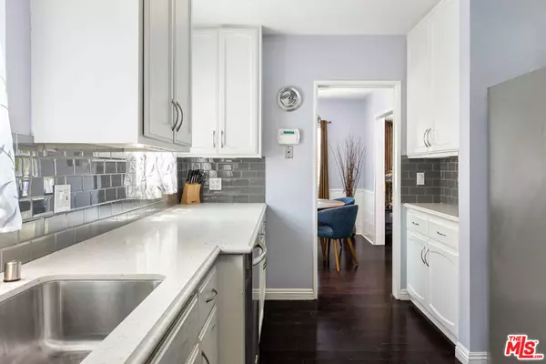 Valley Village, CA 91607,5536 Carpenter AVE