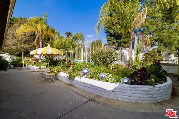 Northridge, CA 91325,17025 Labrador ST