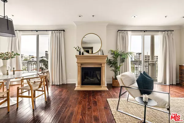 Los Angeles, CA 90038,1023 Wilcox AVE #301