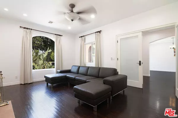 Los Angeles, CA 90035,1610 S Shenandoah ST