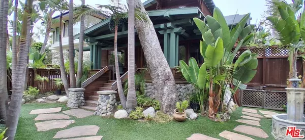 454 E Rustic RD, Santa Monica, CA 90402
