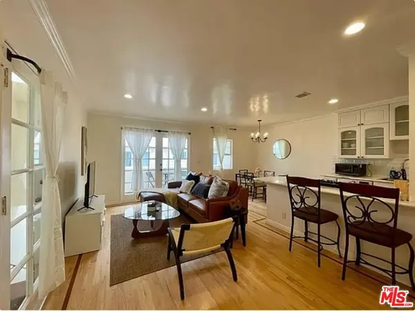 Santa Monica, CA 90403,1111 11th ST #8