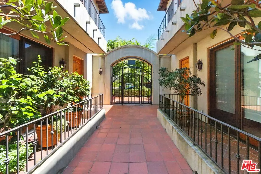 Santa Monica, CA 90403,838 16th ST #5