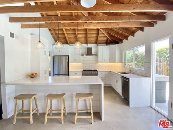 1343 Rancho LN, Thousand Oaks, CA 91362