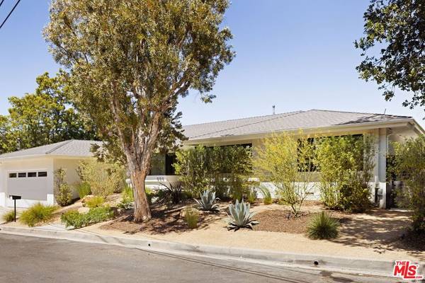 886 Teakwood RD, Los Angeles, CA 90049