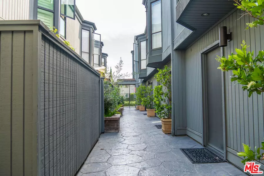 880 Hilldale AVE #10, West Hollywood, CA 90069