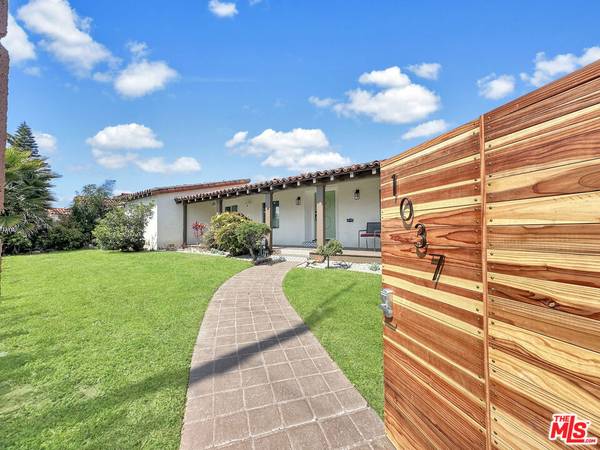 1037 W 83rd ST, Los Angeles, CA 90044