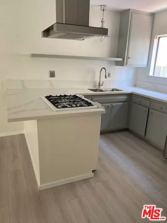 Los Angeles, CA 90066,3733 S Centinela AVE