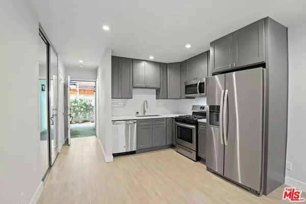 Los Angeles, CA 90034,3314 S MENTONE AVE #4