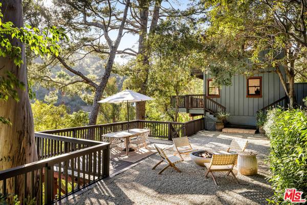 2415 Castilian DR, Los Angeles, CA 90068