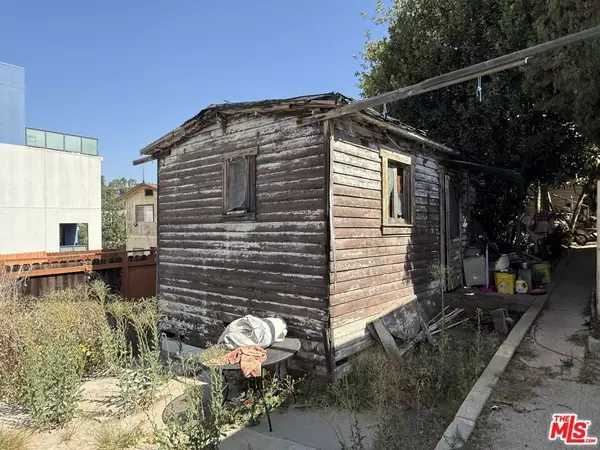 Los Angeles, CA 90026,2126 Branden ST