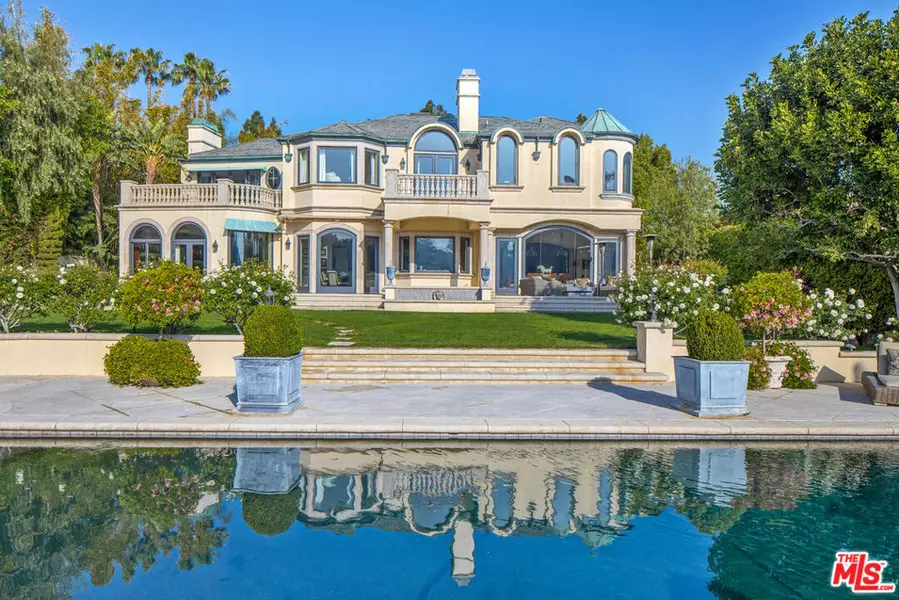 3352 Clerendon RD, Beverly Hills, CA 90210