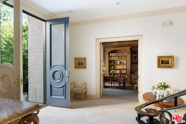 Beverly Hills, CA 90210,3352 Clerendon RD