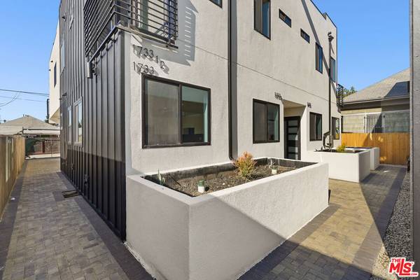 1733 S New Hampshire AVE, Los Angeles, CA 90006