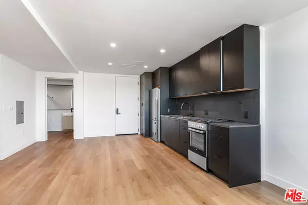 Los Angeles, CA 90034,3688 Overland AVE #202