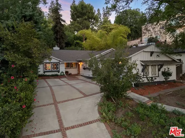 Woodland Hills, CA 91364,22370 Macfarlane DR