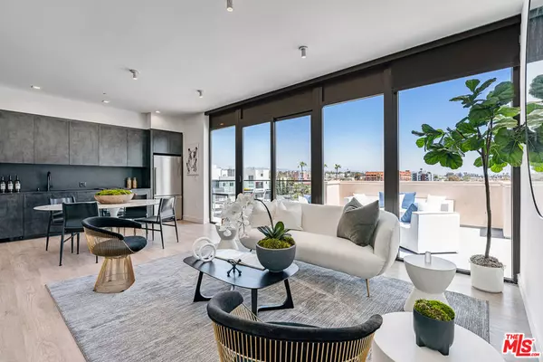 10700 Tabor ST #PH15, Los Angeles, CA 90034