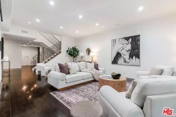 Los Angeles, CA 90067,2327 Century Hill