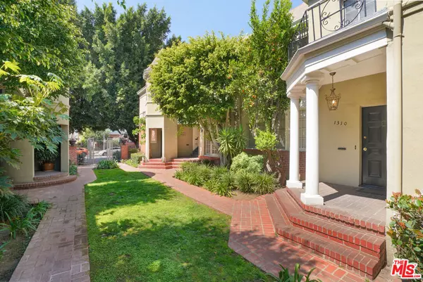 Los Angeles, CA 90046,1306 N ALTA VISTA BLVD #1306 1/2