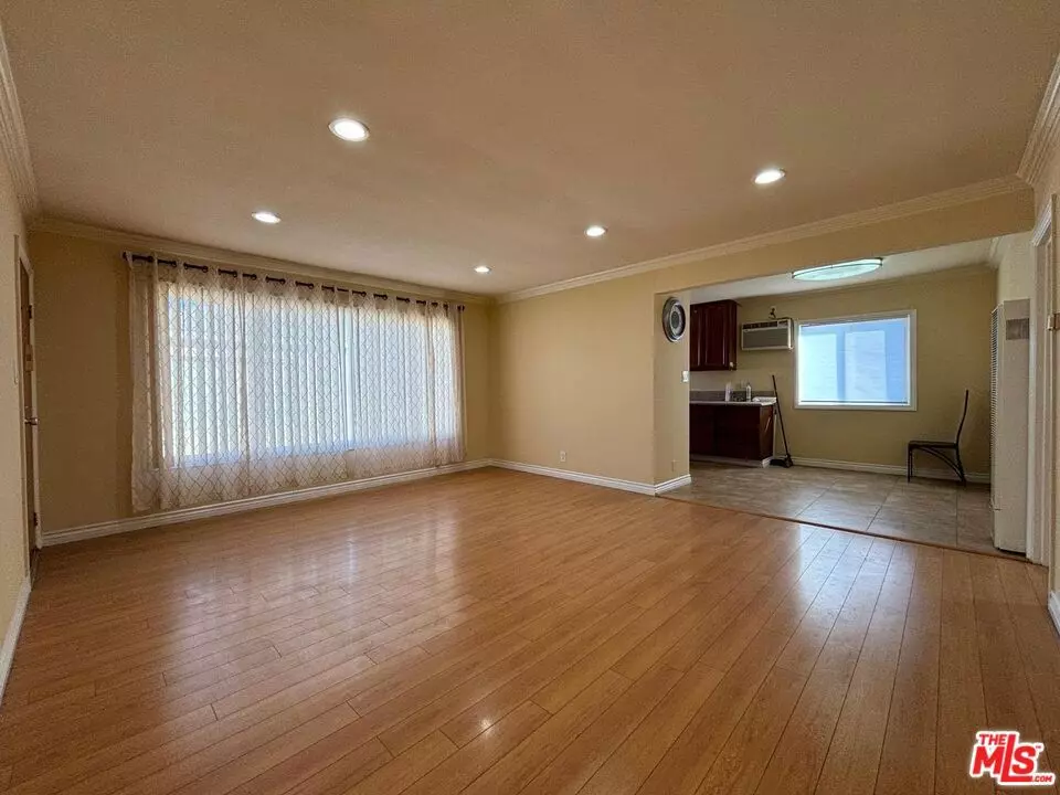 North Hollywood, CA 91605,12605 Barbara Ann ST #D