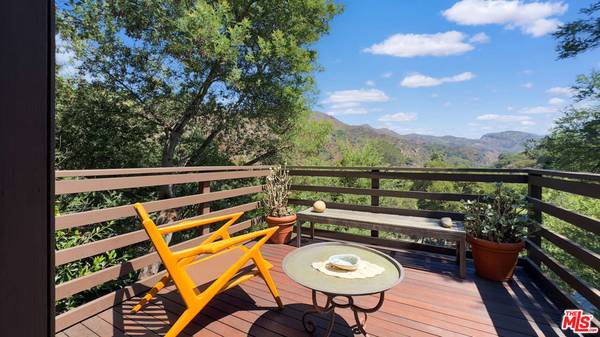 Topanga, CA 90290,19520 Cave Way