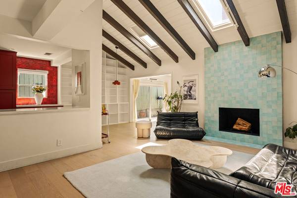 Woodland Hills, CA 91364,4841 Don Pio DR