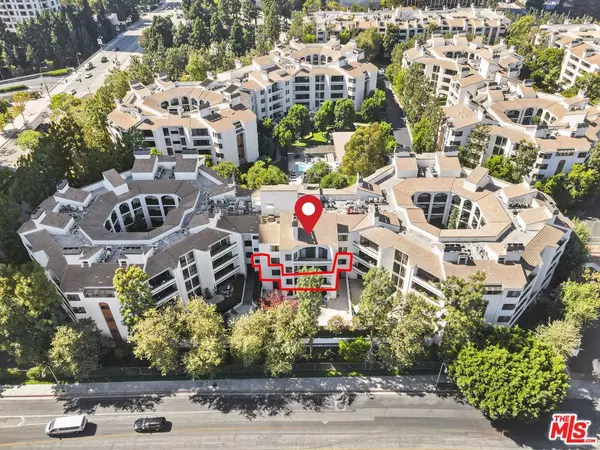 Los Angeles, CA 90067,2102 Century Park LN #210